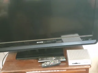 Sony bravio TV and d s t v box