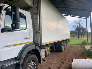 Mercedes Benz 2528 2007