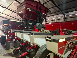 Massey Ferguson 9800 Planter