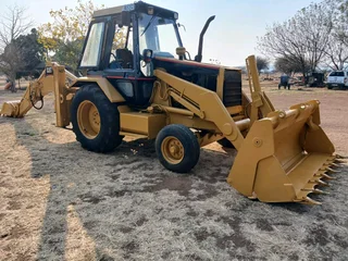 CAT 438 Tlb