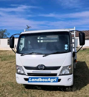 Hino 300/814 Truck 2015