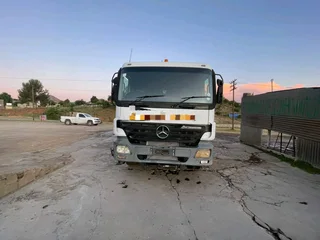 Mercedes Actros 3350