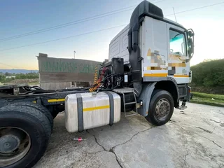 Mercedes Actros 3350