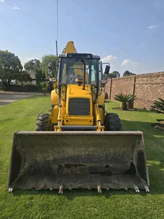 New Holland LB Series Tlb 2012