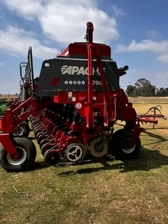 Apache 27000 Planter 20 Ry. 52 2022