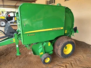 John Deere F440E Baler 2025
