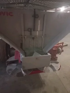 Rovic 5 Ton kalkstrooier