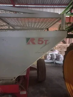 Rovic 5 Ton kalkstrooier