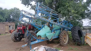 Gifspuit 16m Boom 2000L