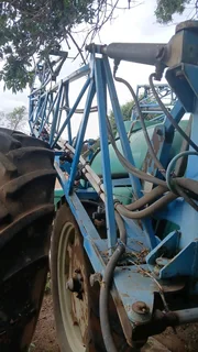 Gifspuit 16m Boom 2000L