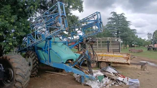 Gifspuit 16m Boom 2000L