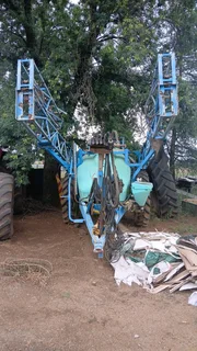 Gifspuit 16m Boom 2000L