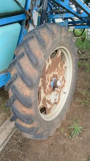 Gifspuit 16m Boom 2000L