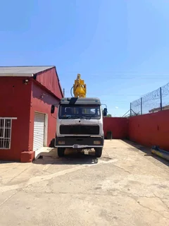 Mercedes Benz Trok met Drill Rig