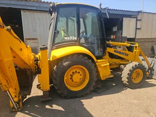 Komatsu WB93R Tlb