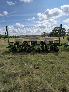 6 Ry. 91cm John Deere Planter 7000