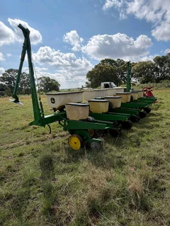 6 Ry. 91cm John Deere Planter 7000