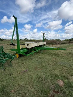 6 Ry. 91cm John Deere Planter 7000