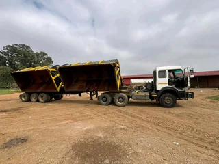 Mercedes Powerliner 442 ADE with Top Trailor Twin Bin Combo
