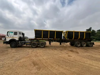 Mercedes Powerliner 442 ADE with Top Trailor Twin Bin Combo