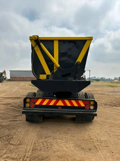 Mercedes Powerliner 442 ADE with Top Trailor Twin Bin Combo