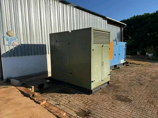 60 KW Perkins 236T met 100 Kva Leroy Generator.