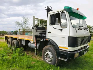 Mercedes Benz 2219 with Crane