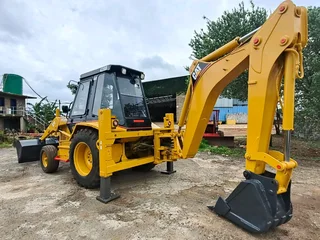 Cat 428B Tlb 4x2