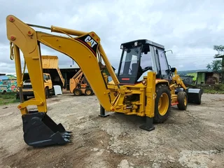 Cat 428B Tlb 4x2