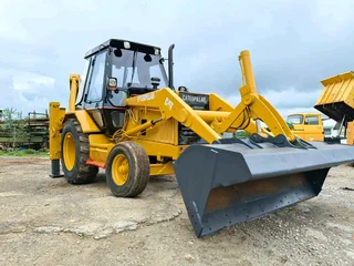Cat 428B Tlb 4x2