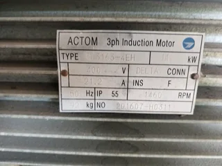 Pilmasjien met sy voer conveyor. 11 Kw