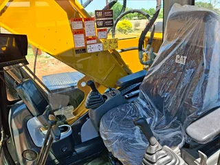 CAT 320D 2L. 2 Available