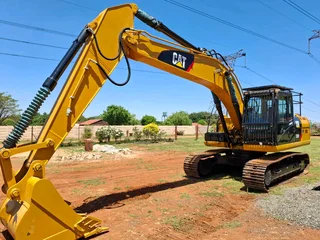 CAT 320D 2L. 2 Available