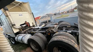 International 9800i 2012 Model Truck