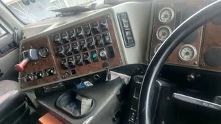 International 9800i 2012 Model Truck