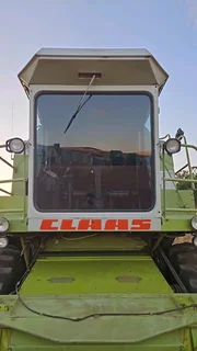 Claas Dominator 106 Stroper