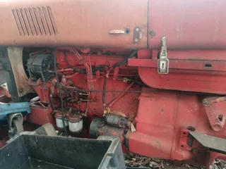 International 844S Tractor