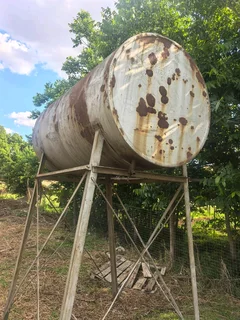 X4 Diesel Tanks 2200L on Stands