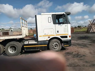 International with Master Flatdeck Lowbed