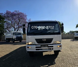 2009 Nissan UD80 dropside for sale