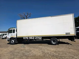2014 Nissan UD80 Closed Body truck for sale, mileage 531000km on the clock