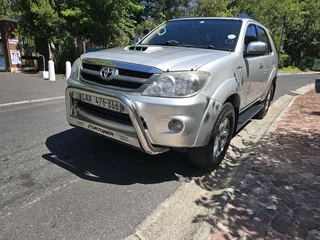 Toyota Fortuner 3.0 D4D (Raised Body) FOR SALE in Excellent Condition R200 000