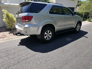 Toyota Fortuner 3.0 D4D (Raised Body) FOR SALE in Excellent Condition R200 000