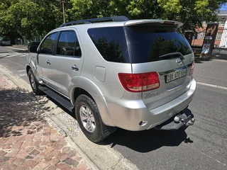 Toyota Fortuner 3.0 D4D (Raised Body) FOR SALE in Excellent Condition R200 000
