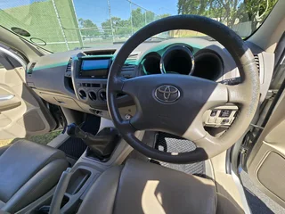 Toyota Fortuner 3.0 D4D (Raised Body) FOR SALE in Excellent Condition R200 000