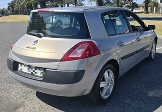 2005 Renault Megane II 1.6 Shake it