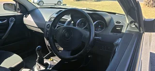 2005 Renault Megane II 1.6 Shake it