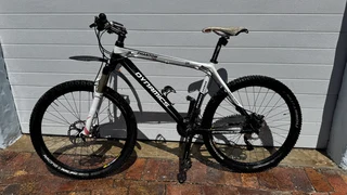 Carbon Mountain Bike - Dynamics Phantom Pro