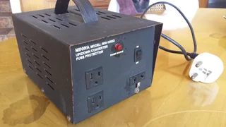 Voltage converter