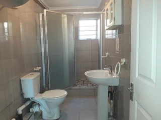 Overport, 2 beds 1 shower R7000.00pm Avail Dec 25 Ph:  0618239854